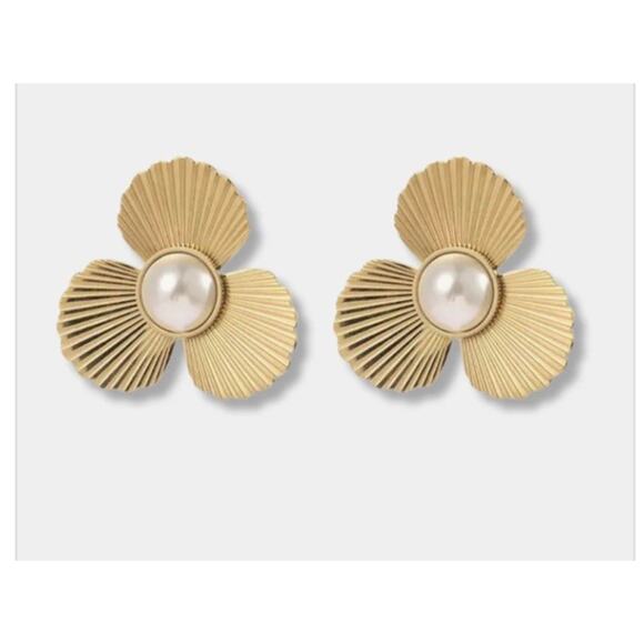 Magnolia Flower Pearl Shell Earrings Liv Bella Vita Party Cocktail Beach $62 - Picture 2 of 10